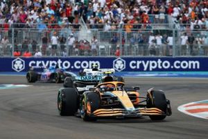 Lando Norris, McLaren MCL36, Yuki Tsunoda, AlphaTauri AT03