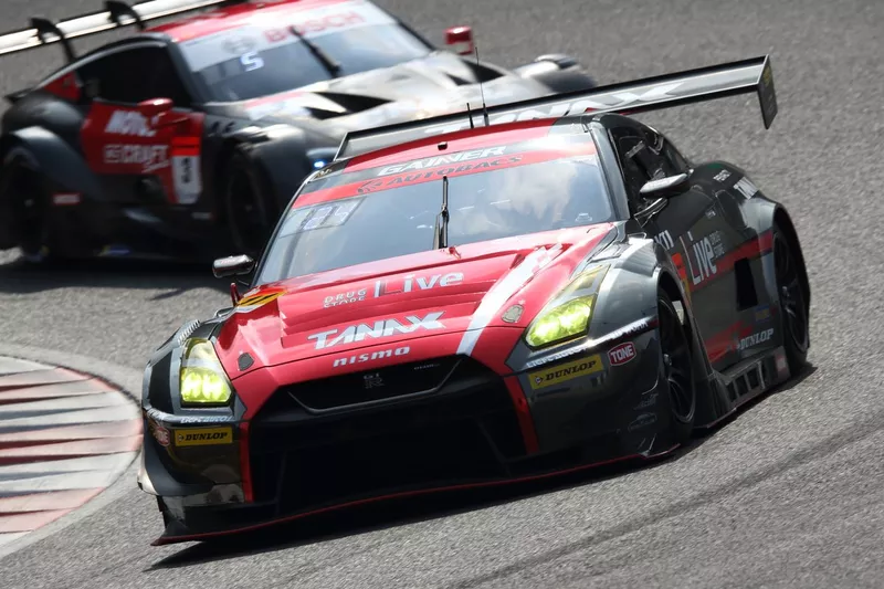 #11 GAINER TANAX GT-R