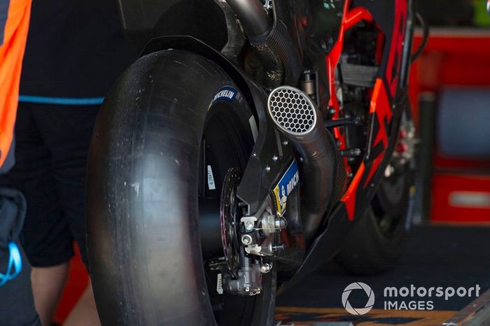 Detalle del escape Red Bull KTM Factory Racing