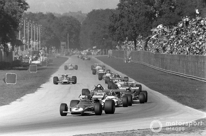 Jacky Ickx, Ferrari 312B, Pedro Rodríguez, BRM P153 y Jackie Stewart, March 701 Ford