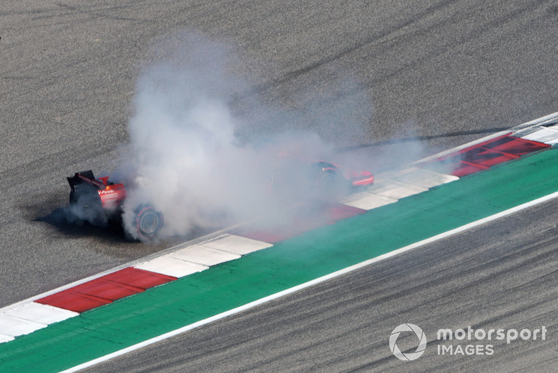 Sebastian Vettel, Ferrari SF71H spins after contact with Daniel Ricciardo, Red Bull Racing RB14