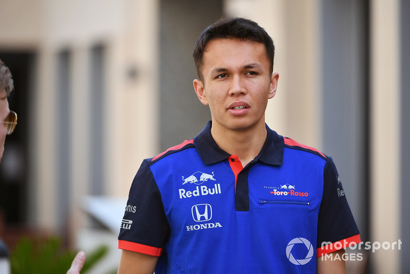 (El único que no ha anunciado su número) Alexander Albon