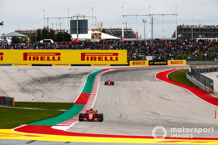 Kimi Raikkonen, Ferrari SF71H,  Sebastian Vettel, Ferrari SF71H