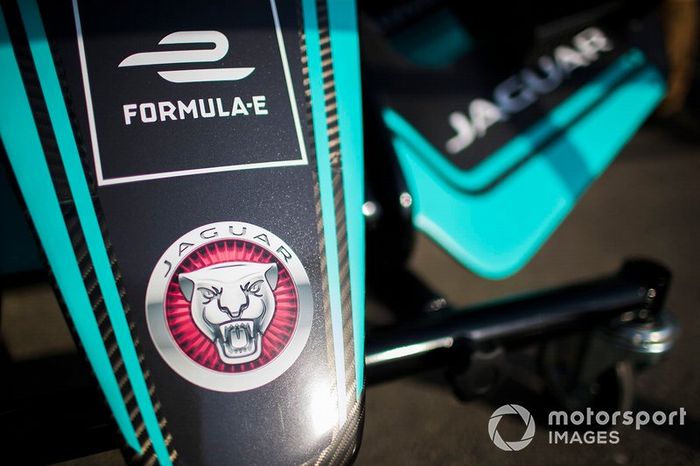 Jaguar I-Type 3 carrocería