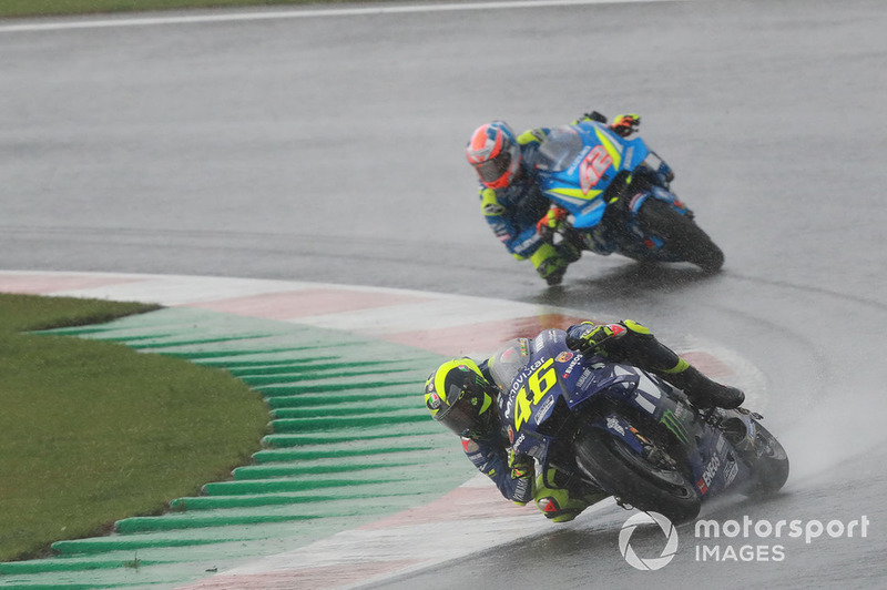 Валентино Россі, Yamaha Factory Racing, Алекс Рінс, Team Suzuki MotoGP