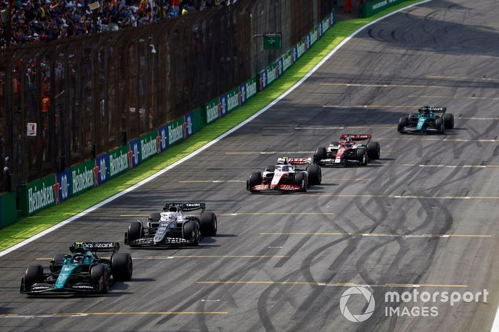 Sebastian Vettel, Aston Martin AMR22, Pierre Gasly, AlphaTauri AT03, Mick Schumacher, Haas VF-22, Valtteri Bottas, Alfa Romeo C42.