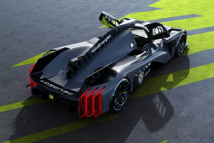 WEC】プジョー、ハイパーカー『9X8』を初公開。”リヤウイングなし”の