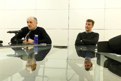 Franz Tost et James Key à l'usine Scuderia Toro Rosso