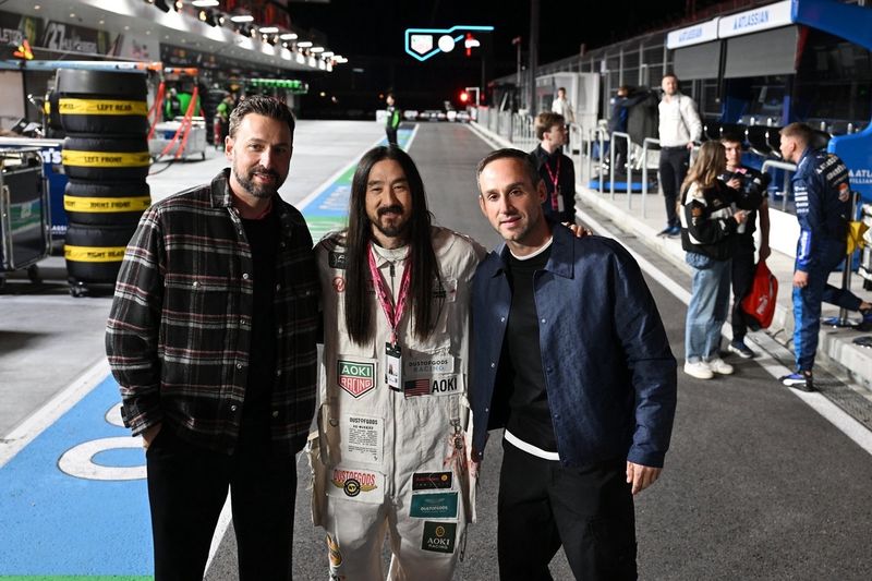Steve Aoki y Michael Rubin en el Paddock 