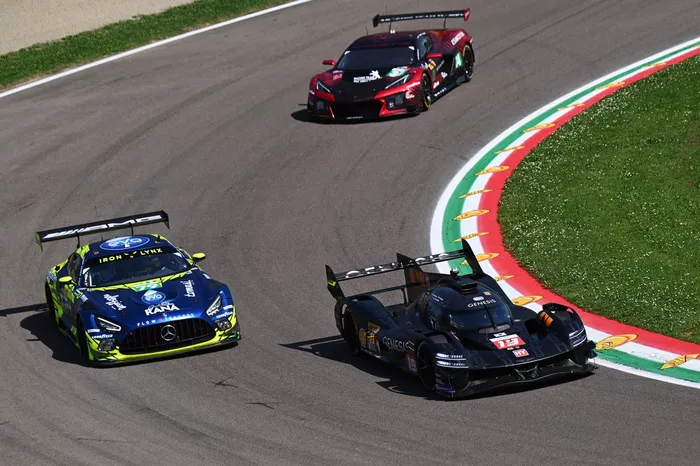 #19 Genesis Magma Racing Genesis GMR-001: Mathieu Jaminet, Paul-Loup Chatin, Daniel Juncadella