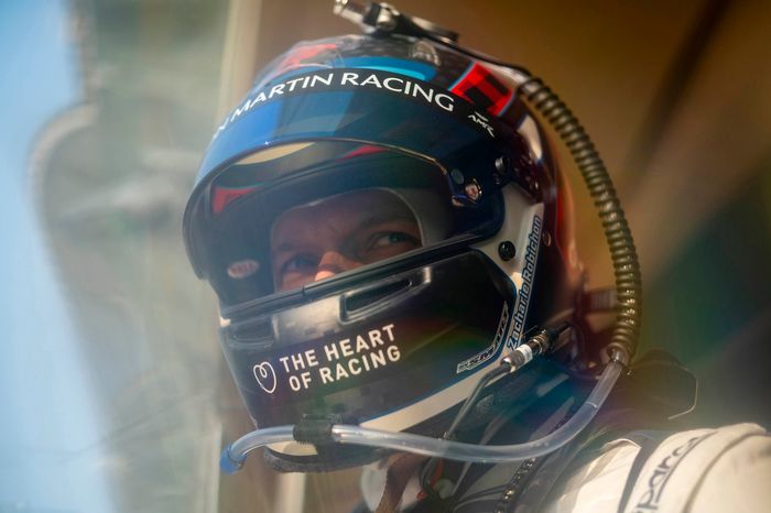 #27 Heart Of Racing Team Aston Martin Vantage AMR LMGT3: Zacharie Robichon