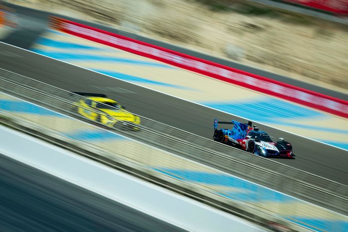 #15 BMW M Team WRT BMW M Hybrid V8: Raffaele Marciello, Kevin Magnussen