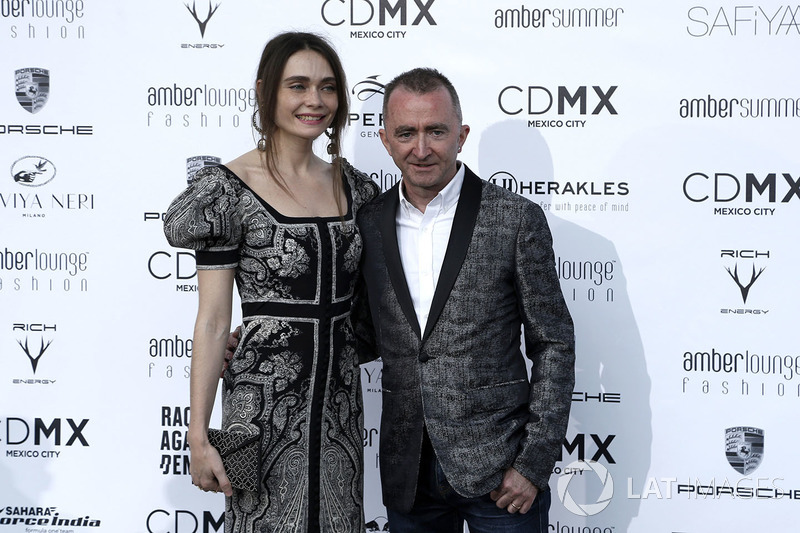 Технический директор Williams Падди Лоу и его жена Анна Даньшина