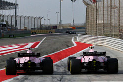 Sergio Pérez, Force India VJM10, Esteban Ocon, Force India VJM10