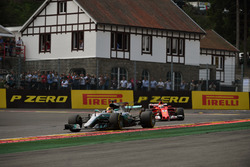 Lewis Hamilton, Mercedes-Benz F1 W08 Sebastian Vettel, Ferrari SF70H