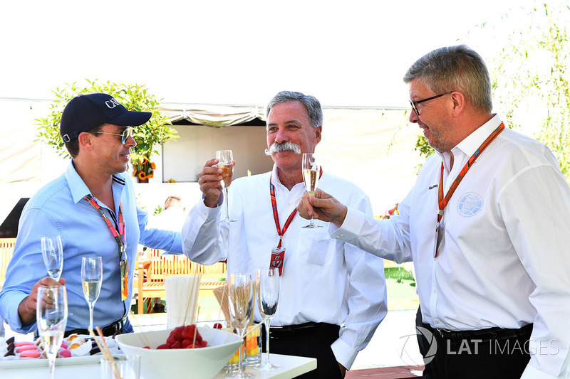 Alex Mea ve Chase Carey, CEO, Formula One Group ve Ross Brawn, Formula One Motorsporları Direktörü