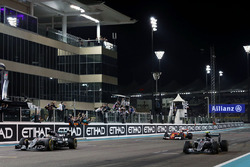 Race winner Lewis Hamilton, Mercedes AMG F1 W07 Hybrid takes the chequered flag at the end of the ra