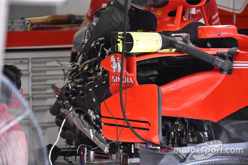 Детали внутри понтона Ferrari SF70H