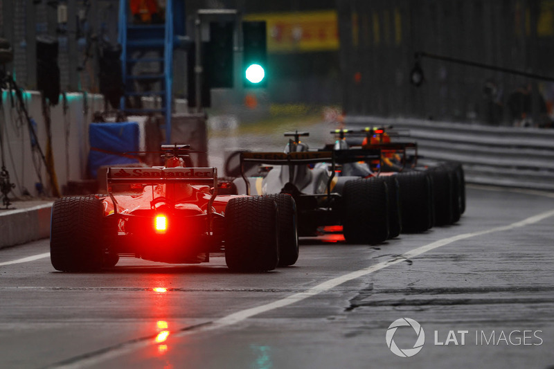 Formation lap dari pit lane