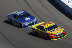 Joey Logano, Team Penske, Ford; Alex Bowman, Hendrick Motorsports, Chevrolet