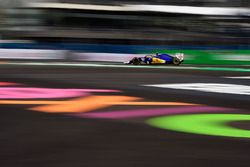 Felipe Nasr, Sauber C35 con la cubierta de la cabina de Halo