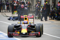 Max Verstappen, Red Bull Racing RB12 makes a pit stop