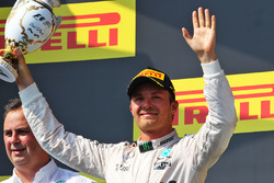 Podio: segundo lugar de Nico Rosberg, Mercedes AMG F1 Team