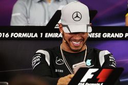 Lewis Hamilton, Mercedes AMG F1 en la Conferencia de prensa FIA