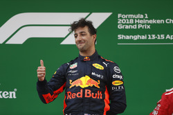 Il vincitore della gara Daniel Ricciardo, Red Bull Racing