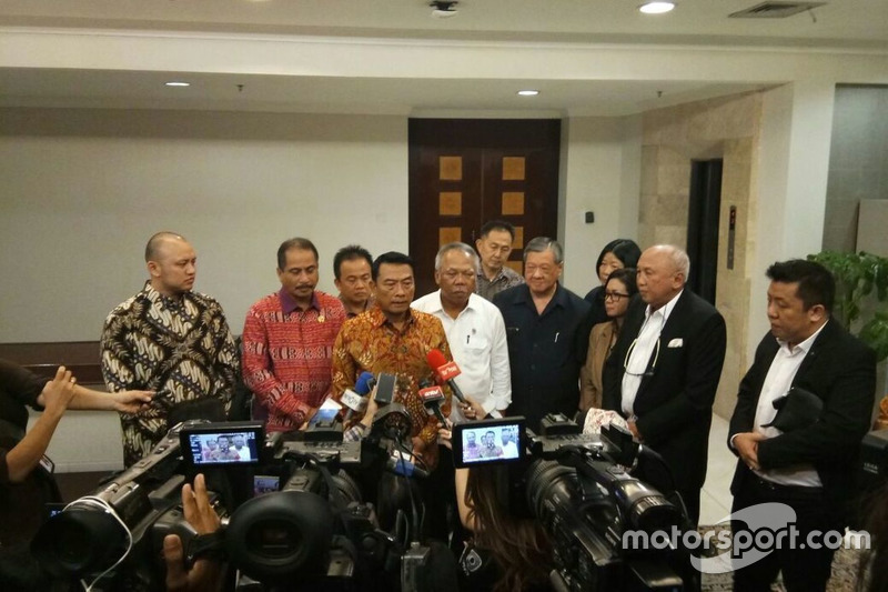 Kepala Staf Kepresidenan (KSP), Moeldoko; Menteri Pariwisata, Arief Yahya; Direktur Sentul, Tinton Soeprapto dan Manajer Sirkuit Sentul, Ananda Mikola