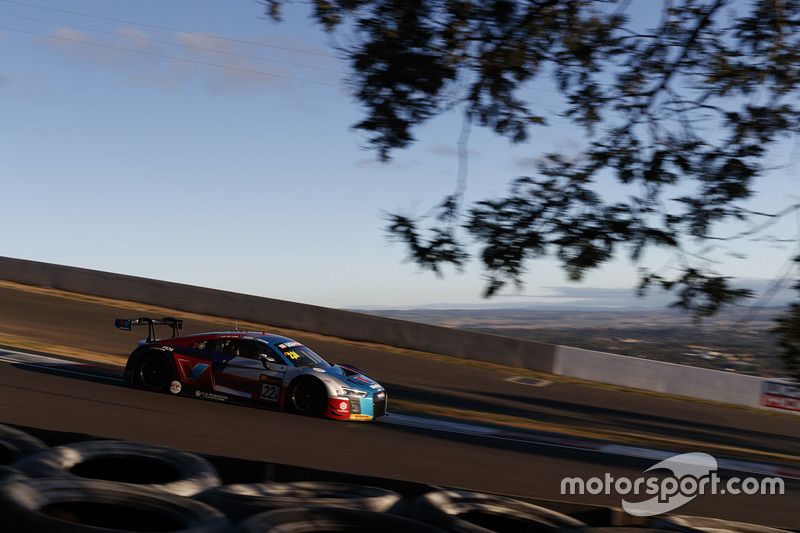 #22 Audi Sport Customer Racing Audi R8 LMS: Kelvin Van der Linde, Garth Tander