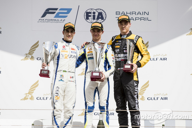 Podium : le deuxième Sergio Sette Camara, Carlin, le vainqueur Lando Norris, Carlin, le troisième Artem Markelov, RUSSIAN TIME