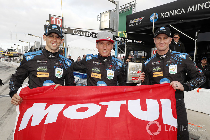 Ganadores de la pole #10 Wayne Taylor Racing Cadillac DPi, P: Renger van der Zande, Jordan Taylor, R