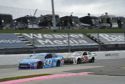 Aric Almirola, Richard Petty Motorsports Ford, Ryan Newman, Richard Childress Racing Chevrolet
