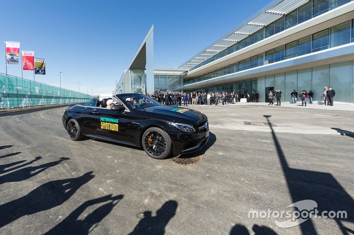 Valtteri Bottas, Lewis Hamilton, Mercedes AMG F1, llegan