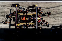 Daniel Ricciardo, Red Bull Racing RB14, pitstop