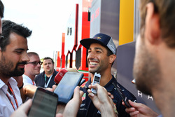 Daniel Ricciardo, Red Bull Racing, parla con i media
