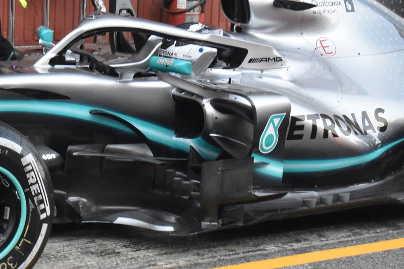 Le côté de la Mercedes AMG F1 W10