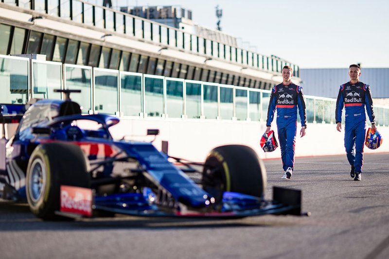 Alex Albon, Scuderia Toro Rosso, Daniil Kvyat, Scuderia Toro Rosso with the Scuderia Toro Rosso STR14