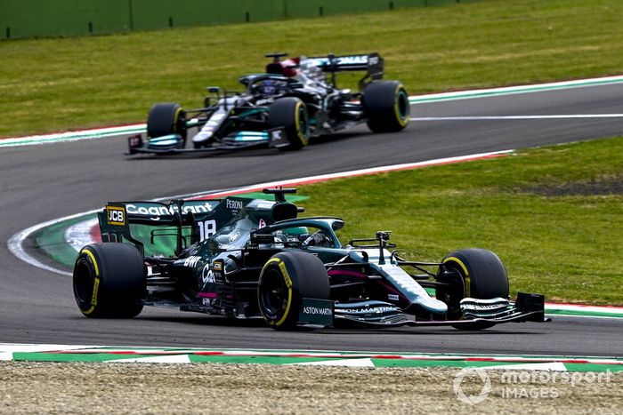 Lance Stroll, Aston Martin AMR21, Lewis Hamilton, Mercedes W12