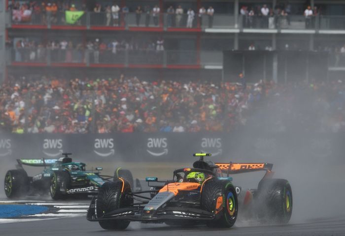 Lando Norris, McLaren, Lance Stroll, Aston Martin Racing