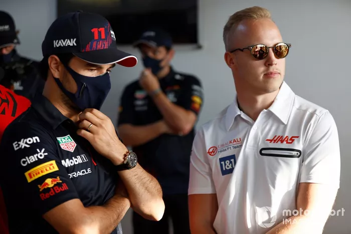 Sergio Pérez, Red Bull Racing, Nikita Mazepin, Haas F1 en el desfile de pilotos