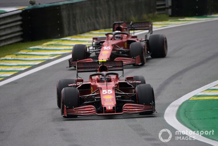 Carlos Sainz Jr., Ferrari SF21, Charles Leclerc, Ferrari SF21