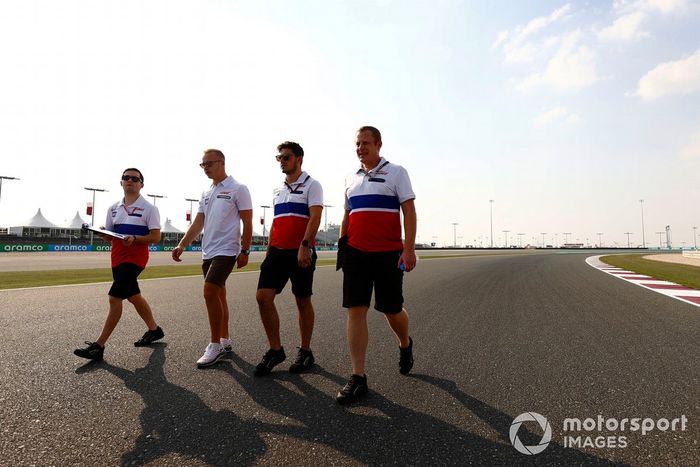 Nikita Mazepin, Haas F1, recorre la pista