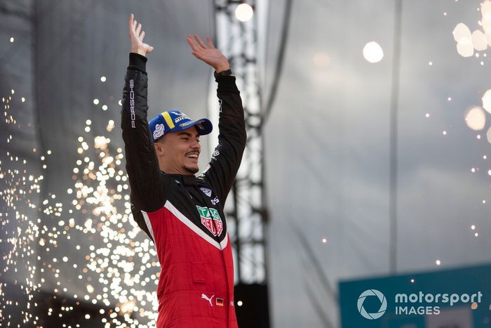 Podio: ganador Pascal Wehrlein, Porsche