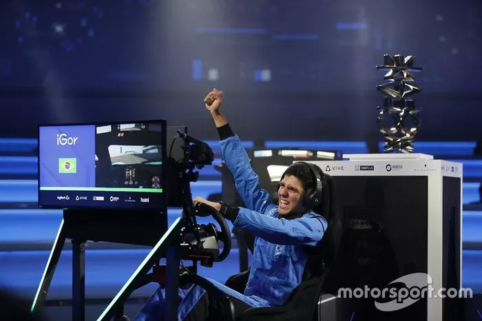 Igor Fraga, campeón del McLaren Shadow Project