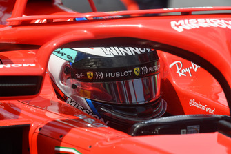 Kimi Raikkonen, Ferrari SF71H, in griglia di partenza