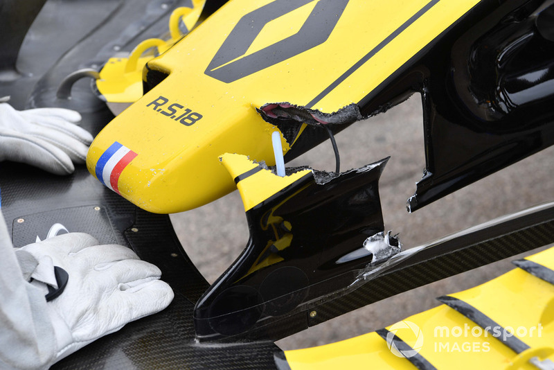 L'auto incidentata di Nico Hulkenberg, Renault Sport F1 Team R.S. 18, nelle FP2