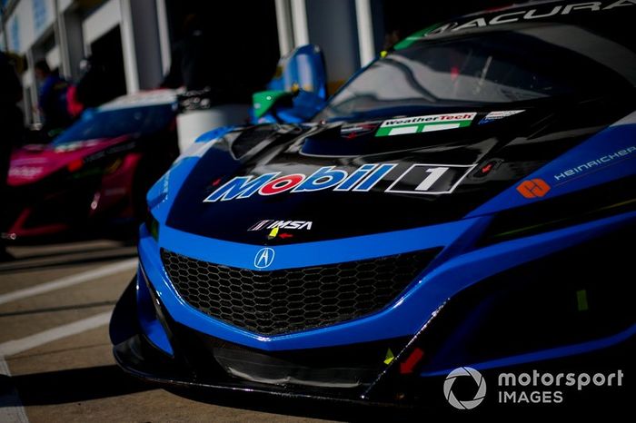 #57 Heinricher Racing w/MSR Curb-Agajanian Acura NSX GT3, GTD: Alvaro Parente, Misha Goikhberg, Trent Hindman, AJ Allmendinger