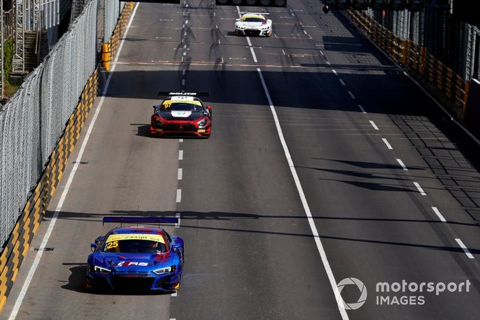 #25 Audi Sport Team WRT Audi R8 LMS: Dries Vanthoor